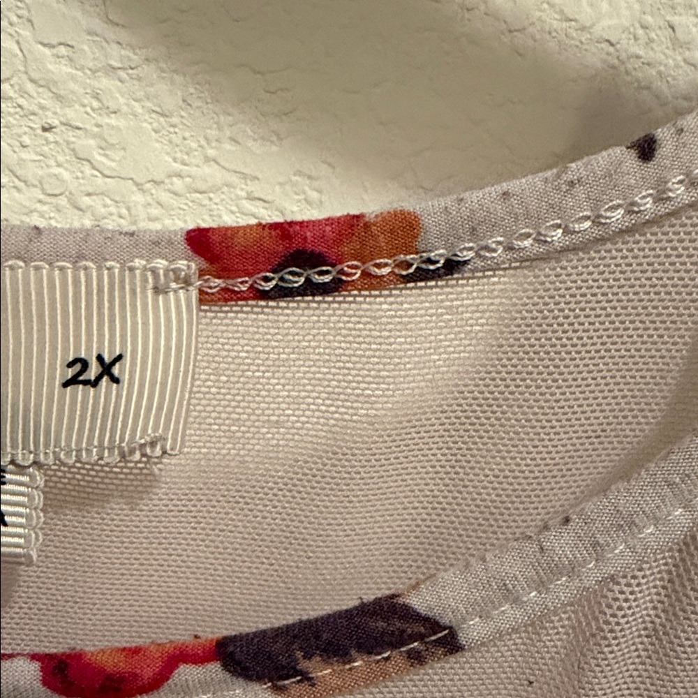 Floral Print Women's Top, 2X - Picture 2 of 4